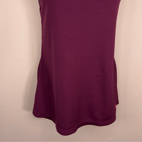 Medium Nike Dri Fit Burgundy Red Tank Lightweight Athletic Activewear Stretch - Picture 6 of 15